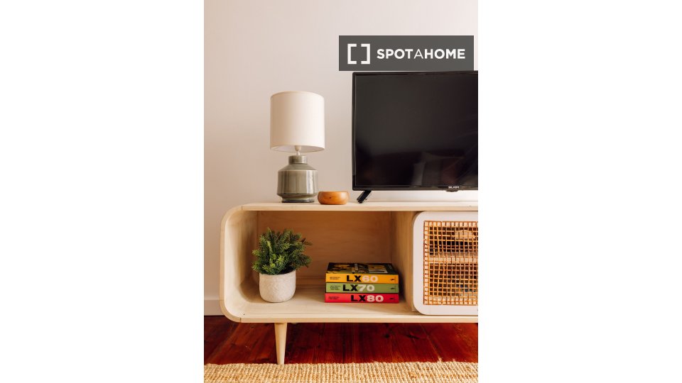 Apartment Lisbon, 2 beds, 70m² — photo 16
