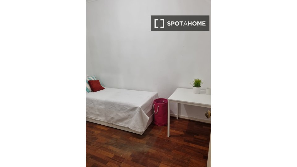 Apartment Lisbon, 3 beds, 96m² — photo 6