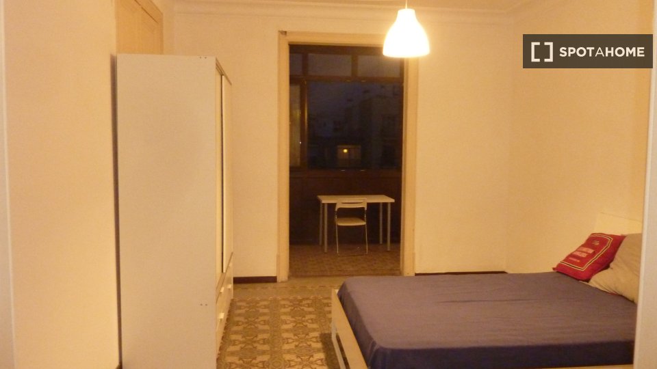 Double room Barcelona, 5 beds, 100m² — photo 10