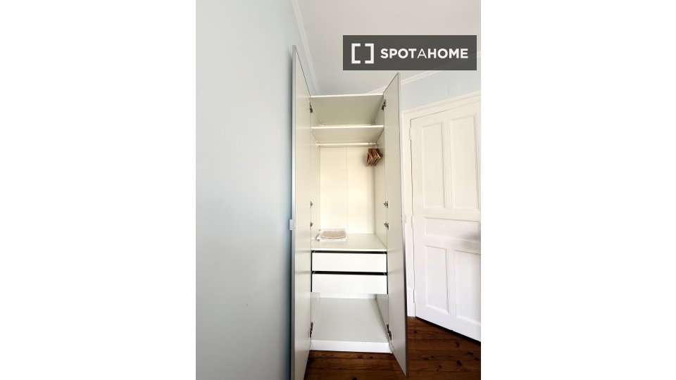 Double room Lisbon, 8 beds — photo 12