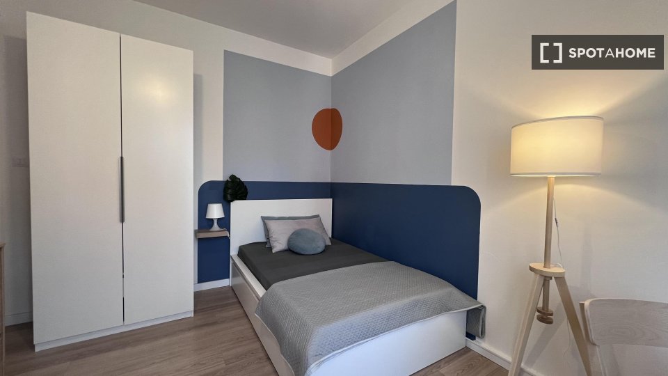 Double room Bologna, 3 beds — photo 8
