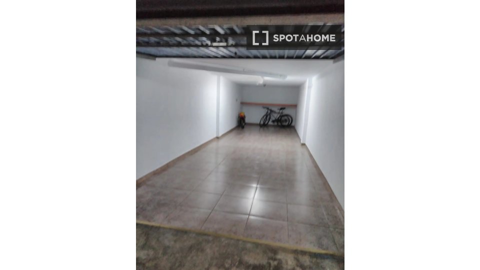 Apartment Valencia, 4 beds, 140m² — photo 16