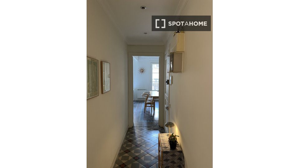 Double room Barcelona, 1 bed, 95m² — photo 5