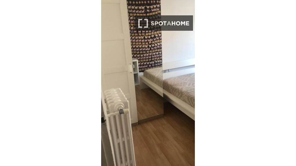 Double room Barcelona, 5 beds, 130m² — photo 5
