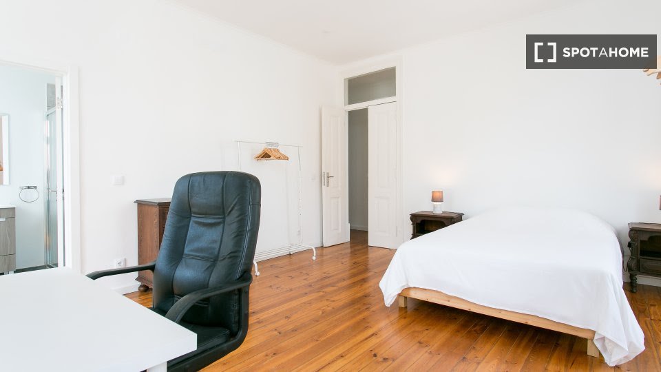 Double room Lisbon, 8 beds — photo 1