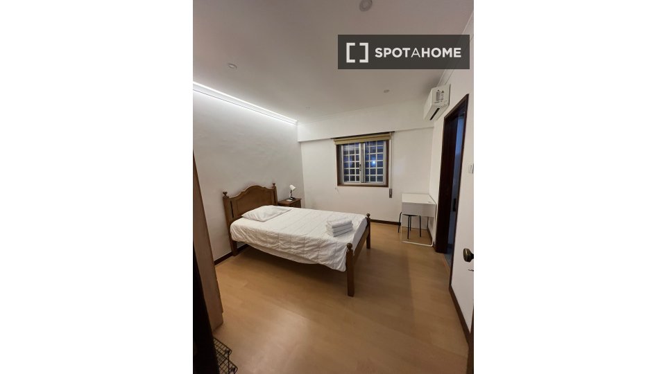 Double room Porto, 5 beds, 400m² — photo 26