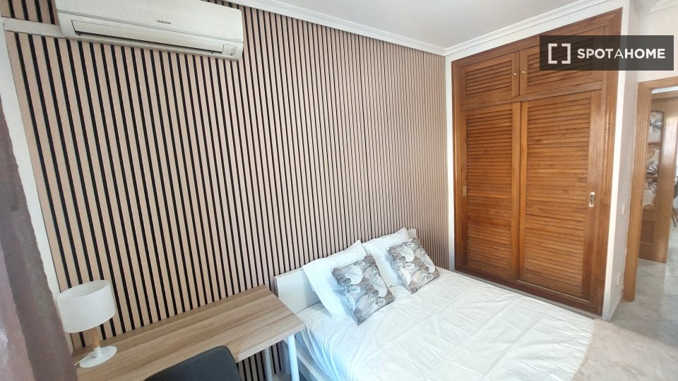 Double room Madrid, 4 beds, 95m² — photo 20
