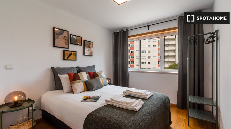 Apartment Lisbon, 1 bed, 76m² — photo 2
