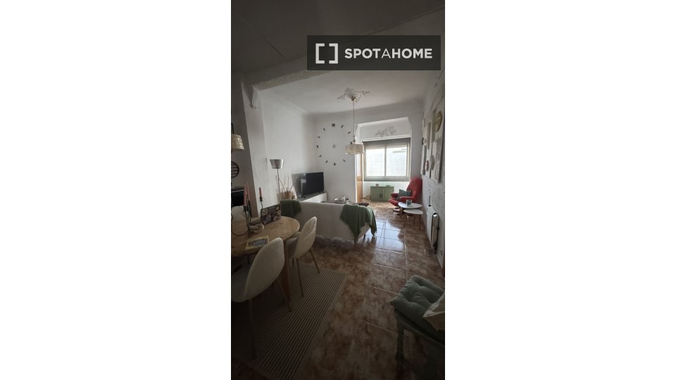 Double room Valencia, 3 beds, 70m² — photo 12