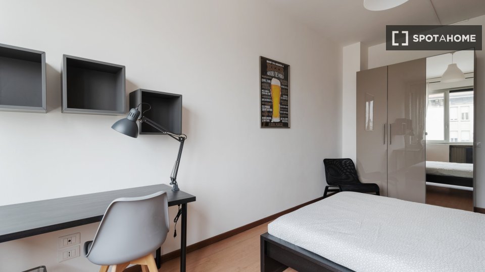 Double room Milan, 12 beds, 304m² — photo 2