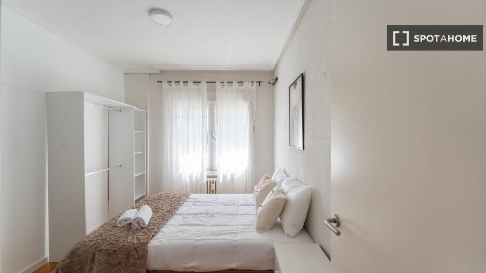 Double room Madrid, 6 beds — photo 14