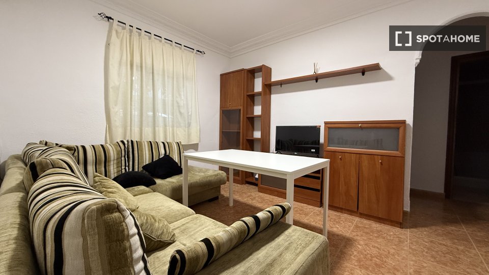 Double room Seville, 3 beds, 90m² — photo 7