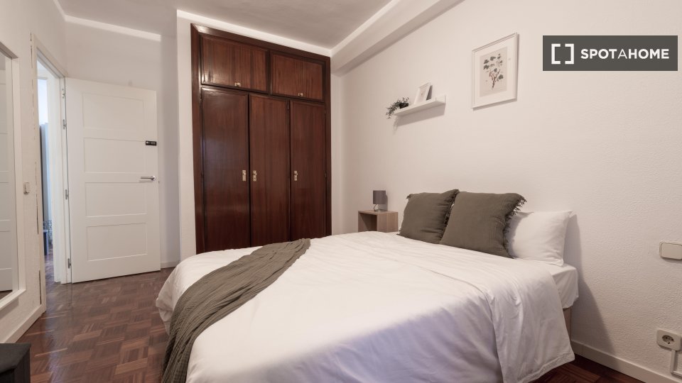 Double room Madrid, 5 beds — photo 28