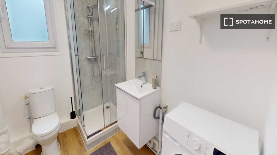 Double room Paris, 5 beds, 110m² — photo 5