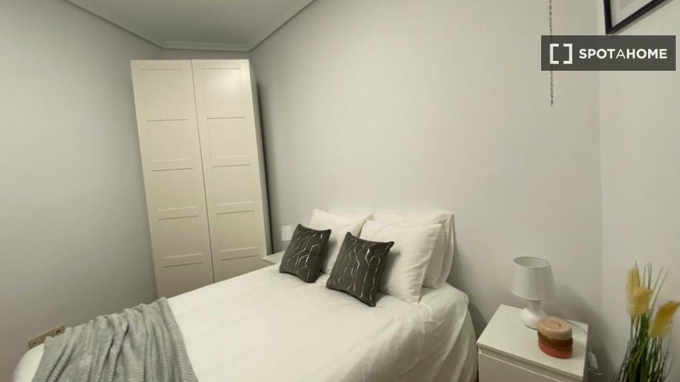 Double room Madrid, 5 beds — photo 44