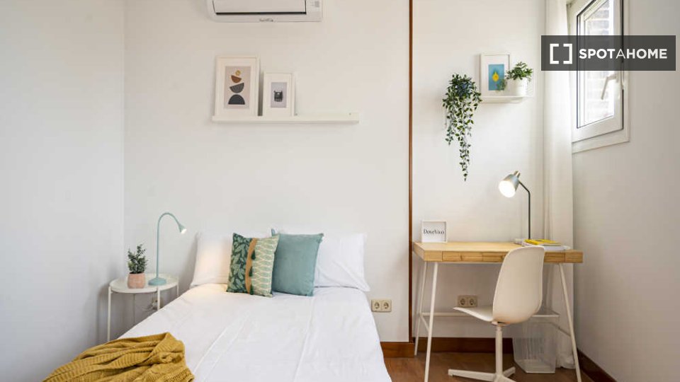 Double room Madrid, 12 beds — photo 39