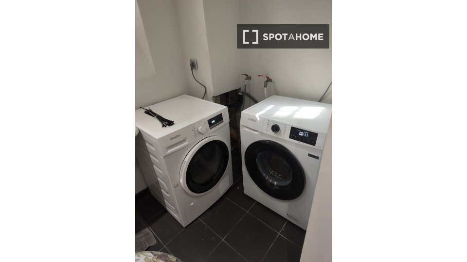 Double room Brussels, 6 beds, 450m² — photo 14