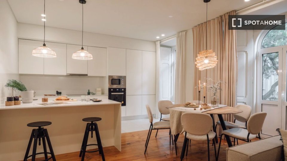 Apartment Lisbon, 3 beds — photo 14