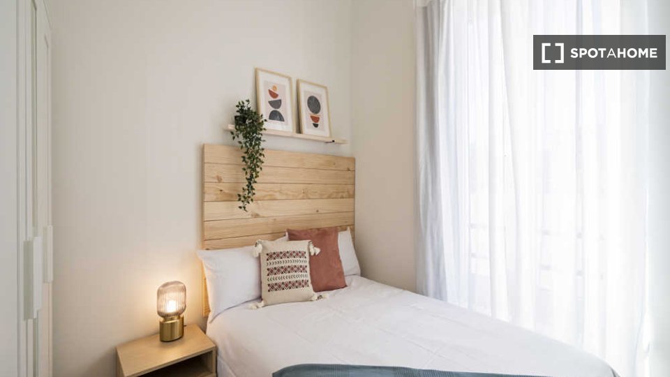 Double room Madrid, 17 beds — photo 34