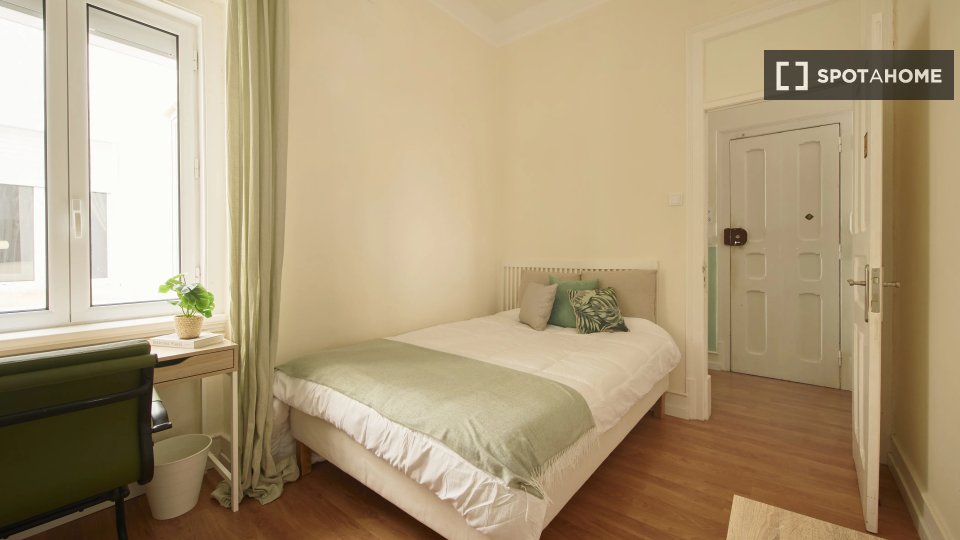 Double room Lisbon, 6 beds — photo 10