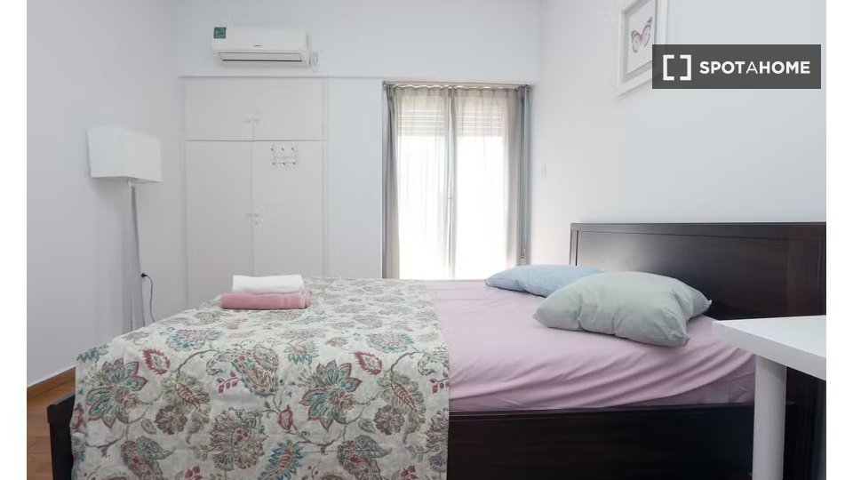 Double room Athens, 5 beds — photo 12