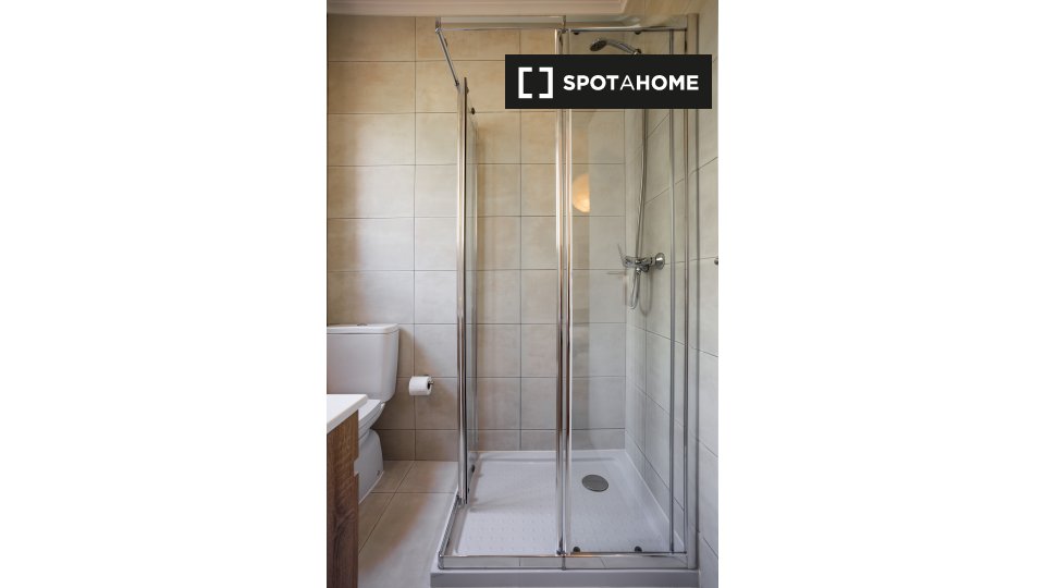 Double room Lisbon, 4 beds — photo 8