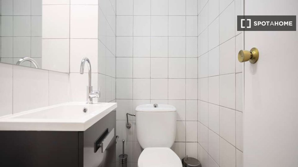 Double room Madrid, 16 beds — photo 42