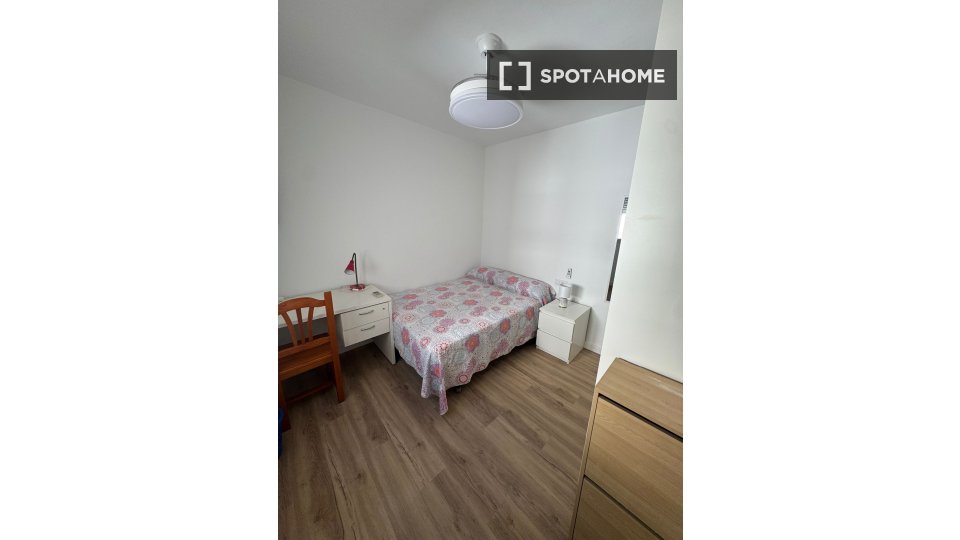Double room Malaga, 8 beds, 270m² — photo 32
