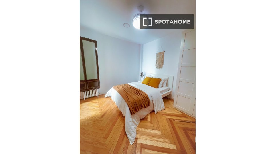 Double room Madrid, 6 beds — photo 16
