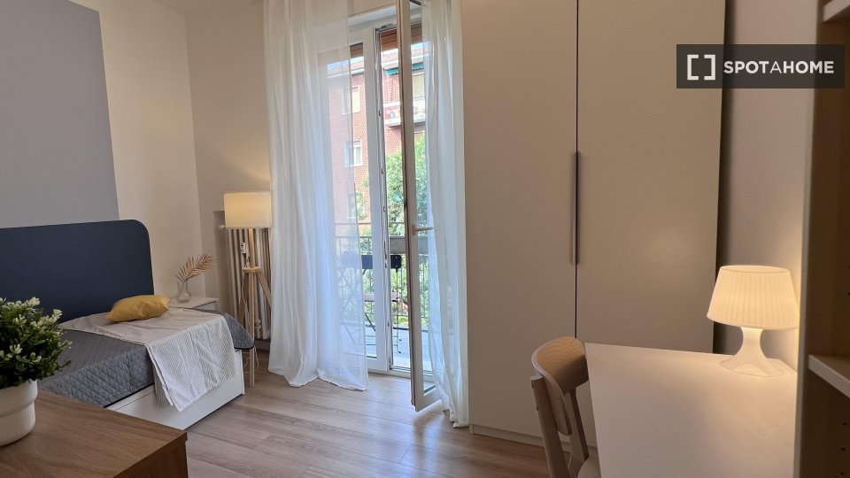 Double room Bologna, 3 beds — photo 17