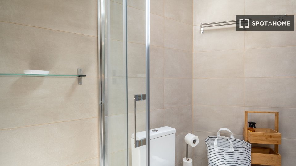 Apartment Lisbon, 2 beds, 65m² — photo 7