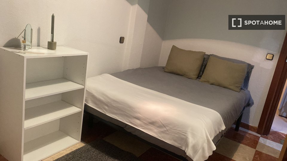 Double room Madrid, 4 beds — photo 15