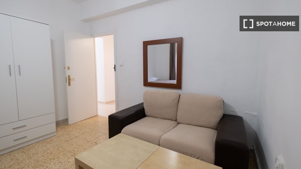 Double room Valencia, 4 beds, 94m² — photo 18