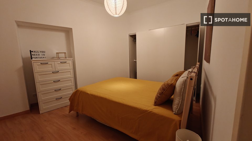 Double room Lisbon, 2 beds, 80m² — photo 19