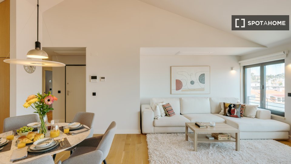 Apartment Lisbon, 2 beds, 123m² — photo 6