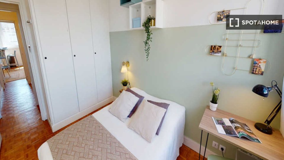 Double room Paris, 4 beds, 90m² — photo 11