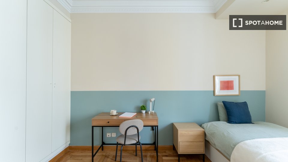 Double room Madrid, 5 beds — photo 14