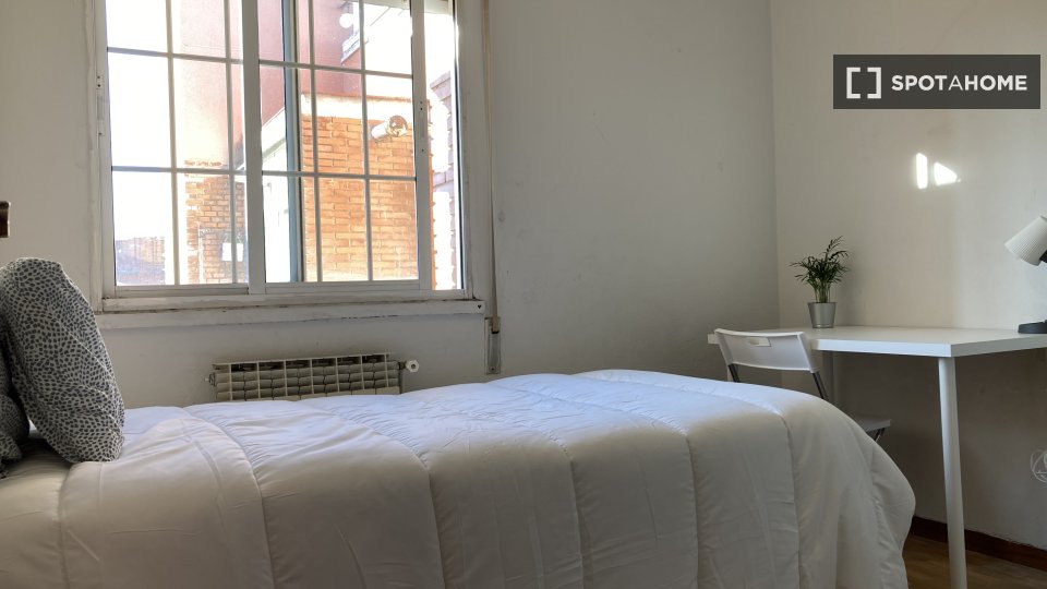 Double room Madrid, 4 beds, 70m² — photo 15