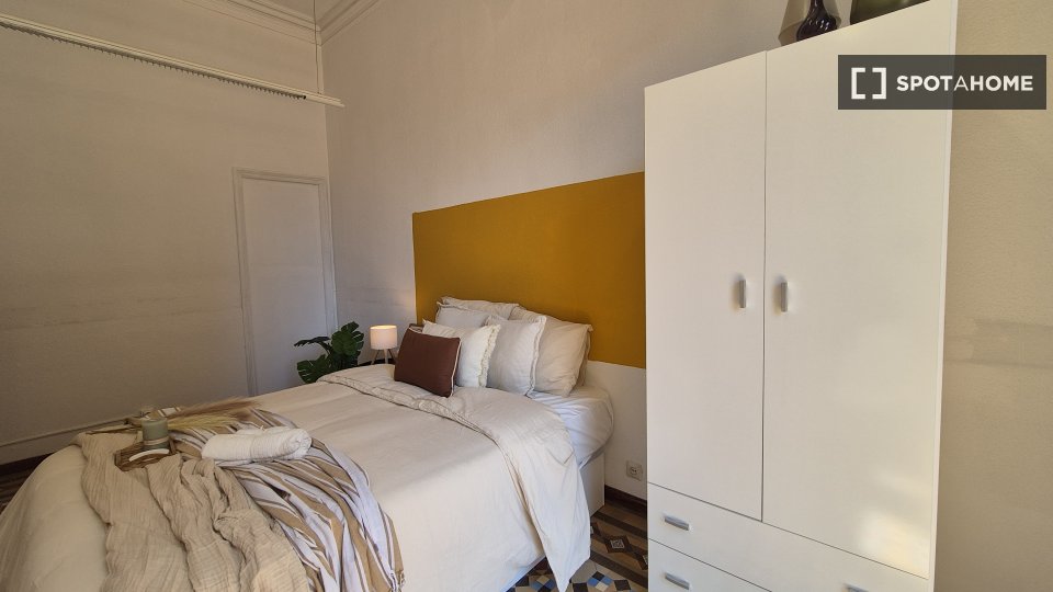 Double room Barcelona, 10 beds, 150m² — photo 10