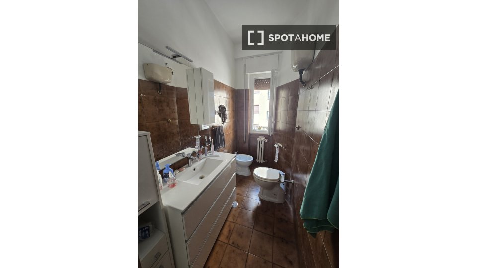 Double room Rome, 1 bed, 90m² — photo 15
