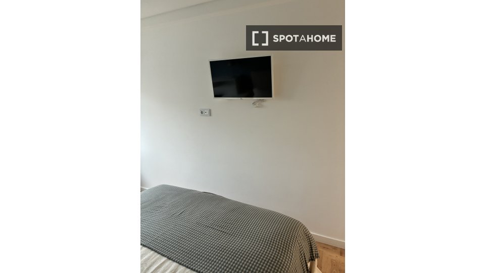 Double room Lisbon, 2 beds, 90m² — photo 8