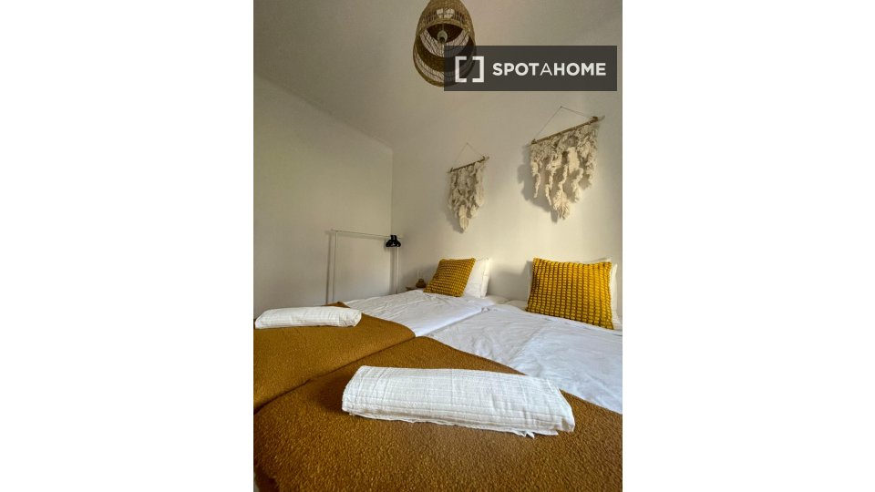 Double room Lisbon, 4 beds, 200m² — photo 2