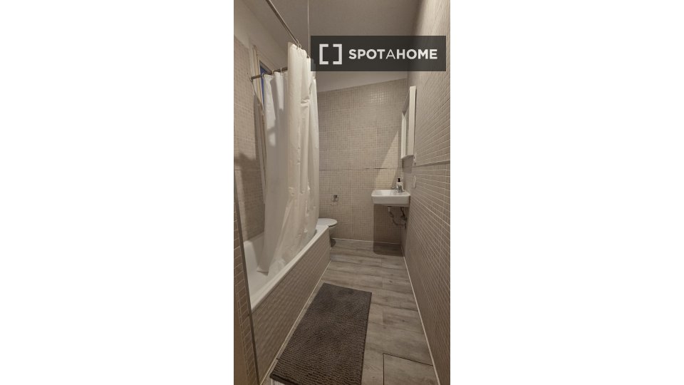 Double room Barcelona, 6 beds, 180m² — photo 2