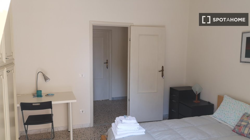 Double room Naples, 3 beds — photo 1