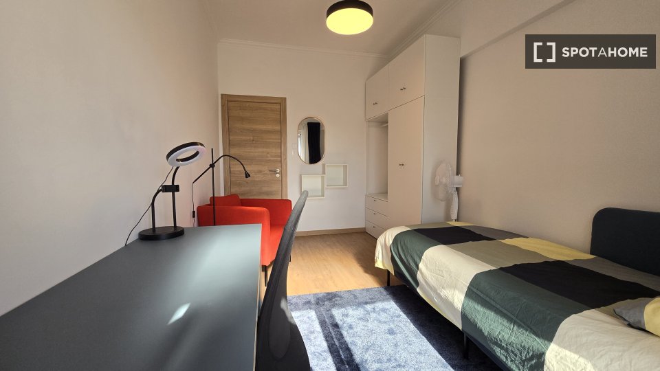 Double room Lisbon, 5 beds, 130m² — photo 7