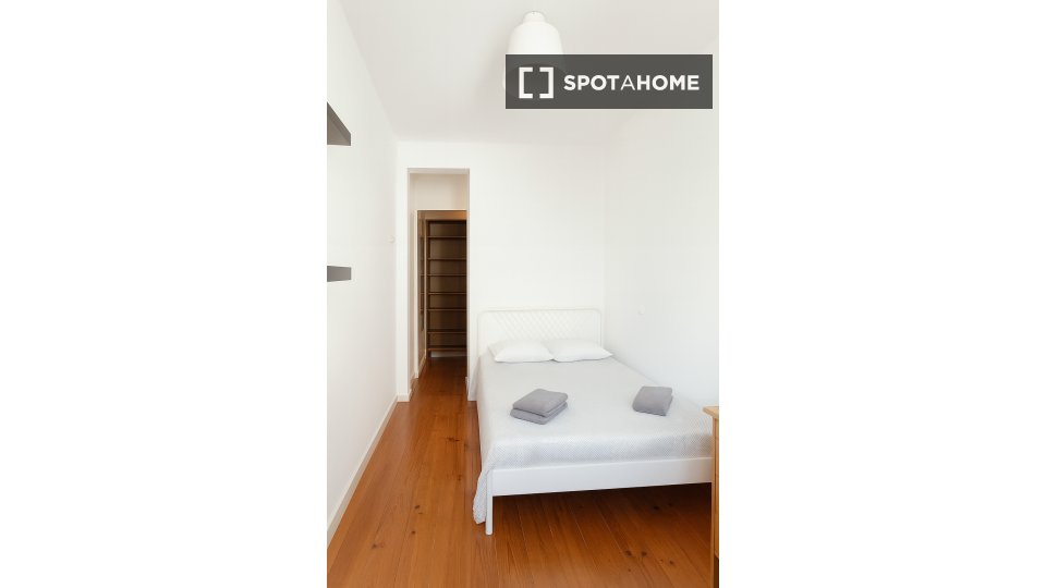 Double room Lisbon, 2 beds — photo 42