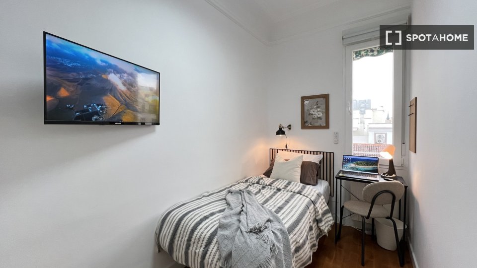Double room Madrid, 6 beds — photo 2