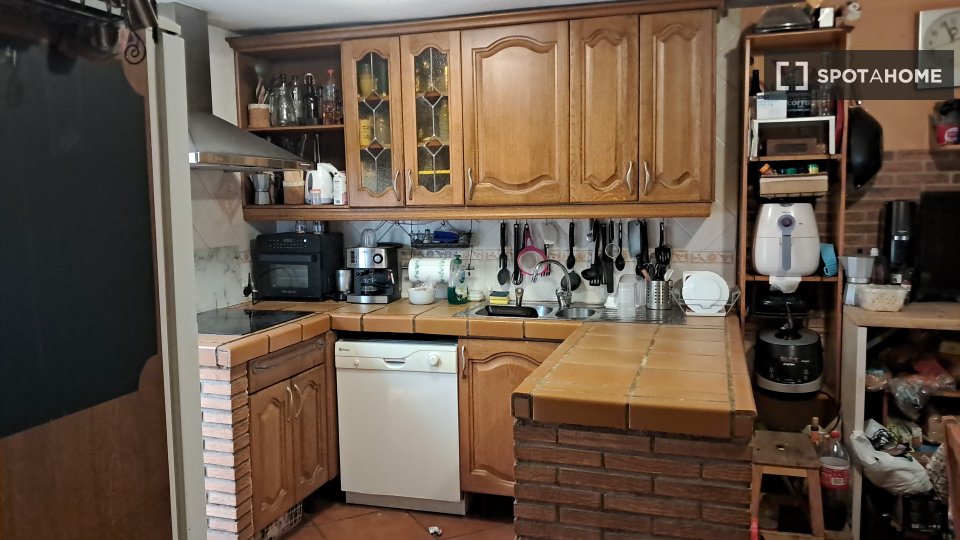 Double room Madrid, 3 beds — photo 19