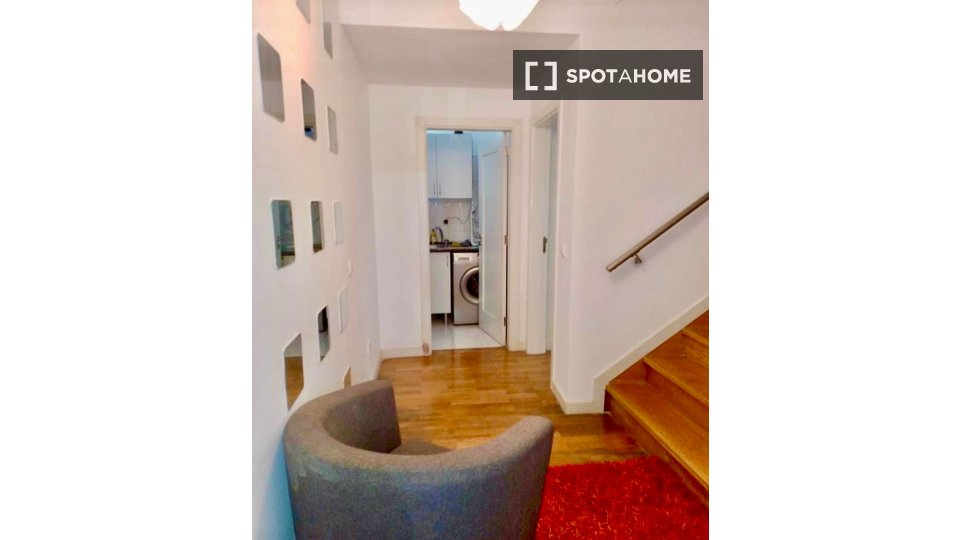 Double room Lisbon, 2 beds, 16m² — photo 13