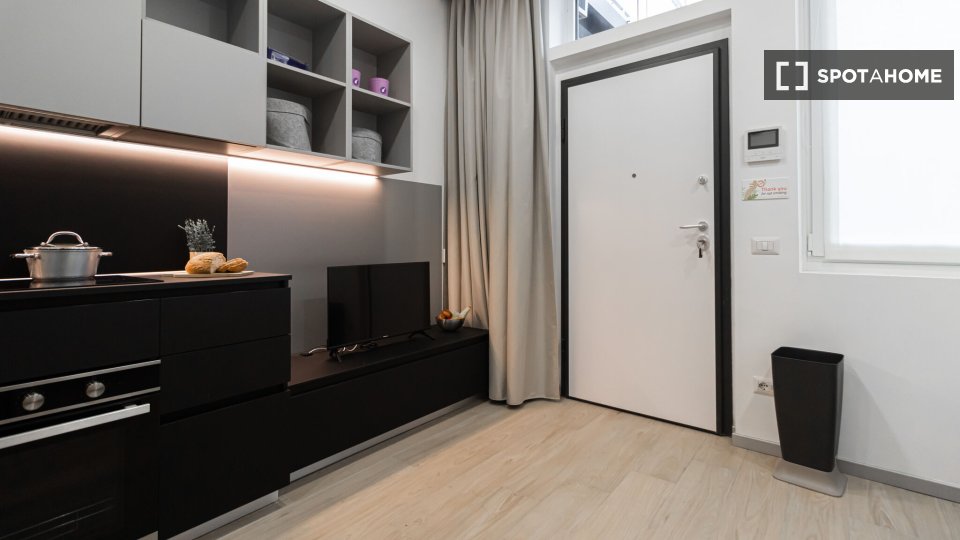 Apartment Milan, 1 bed, 48m² — photo 18